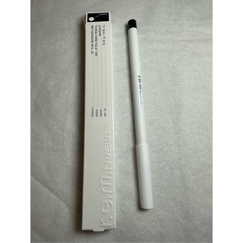 r.e.m. beauty At The Borderline Gel Eyeliner Pencil Color: bardot jet black .35g